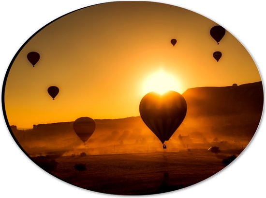 Dibond Ovaal - Zonnestralen Vallend op Luchtballonnen over het Landschap van Turkije - 28x21 cm Foto op Ovaal (Met Ophangsysteem)