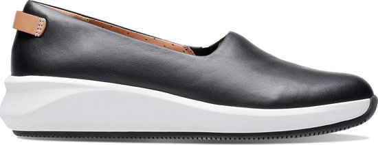 clarks un rio step black