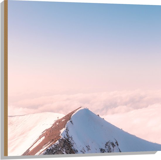 Hout - Bergen - Sneeuw - Wolken - Bergtop - 80x80 cm - 9 mm dik - Foto op Hout (Met Ophangsysteem)