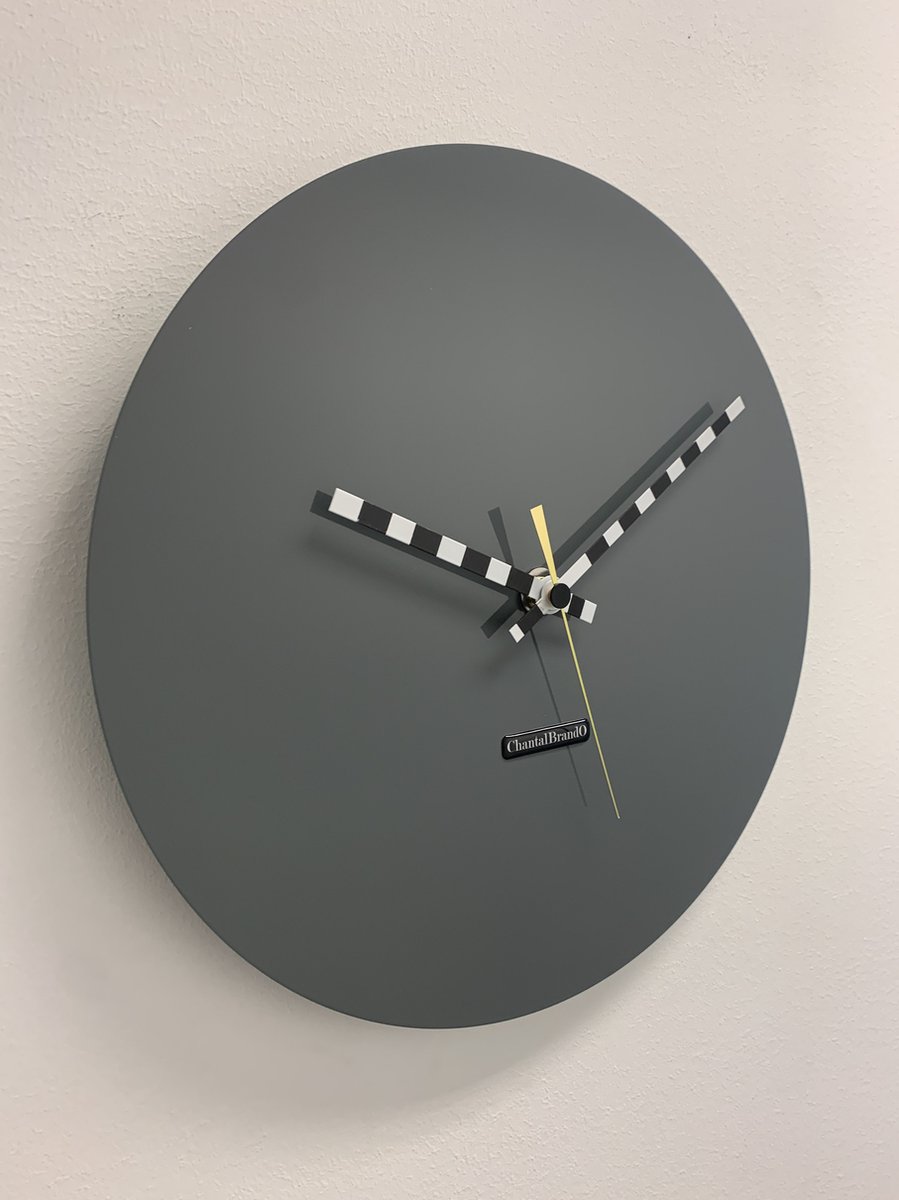 Wandklok CHANTALBRANDO -- MOONTAN GREY NARDO -- MODERN DESIGN -- MADE IN HOLLAND