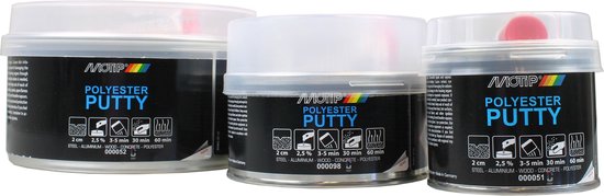 Drie potten Motip Polyesterplamuur in verschillende maten met de tekst "POLYESTER PUTTY".