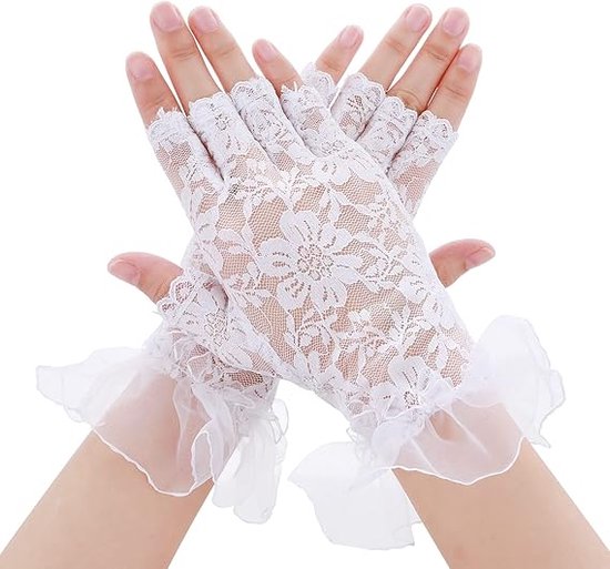 Witte kanten vingerloze handschoenen met gedetailleerde bloemenpatronen en ruches.