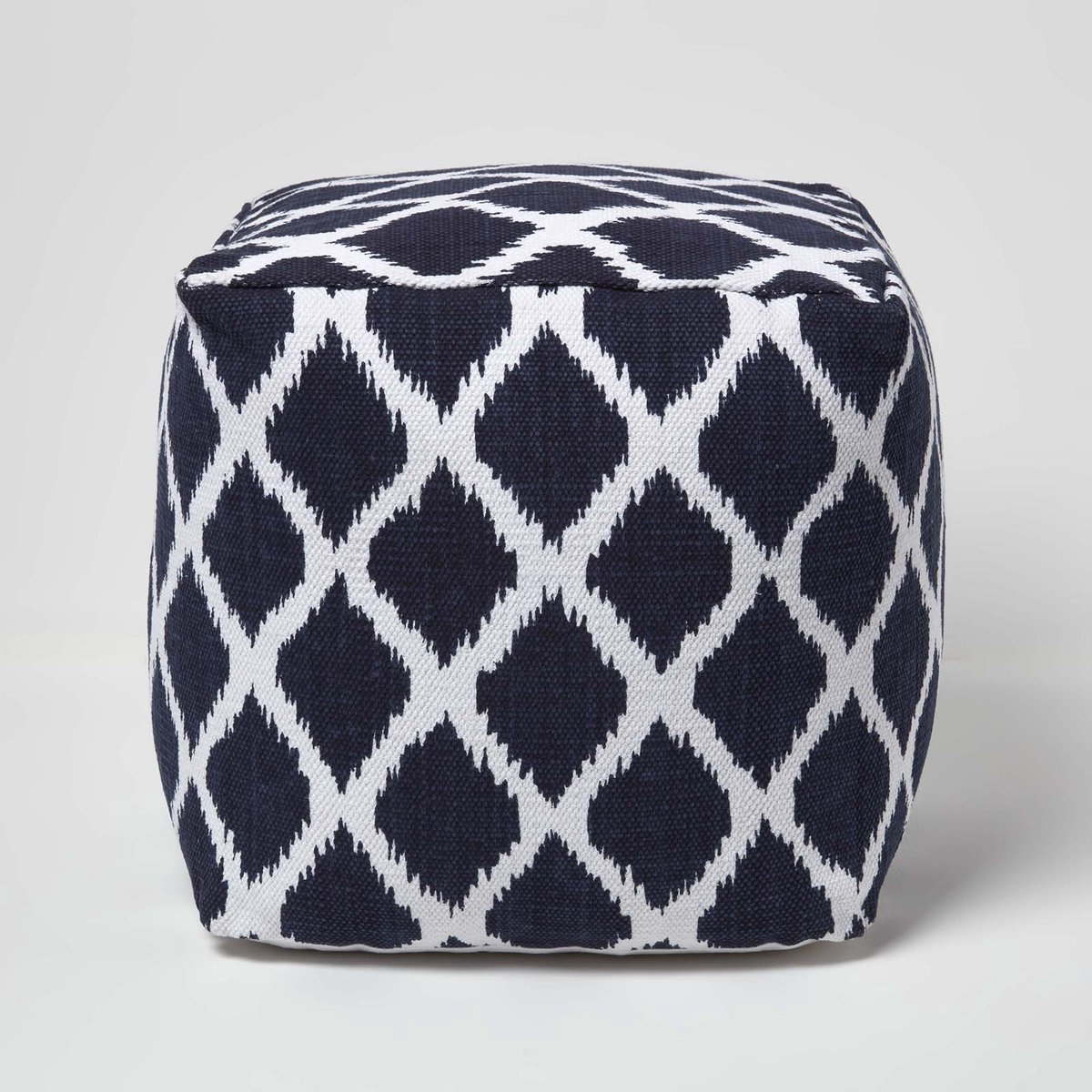 Homescapes poef met ikatpatroon - zitkubus blauw en wit, 40x40 cm Blauw-Wit