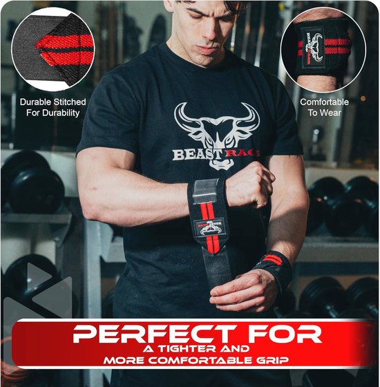 Man in zwarte 'BEAST RACE' shirt met polsbanden met rode strepen en 'BEAST RACE' logo.