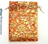 50x Oranje Tulle Organza zakjes 10 x 15 cm met trekkoordje. Snoepzakjes – cadeauzakjes – trouwerij – trouwfeest – babyshower – oranje met gouden rozen opdruk