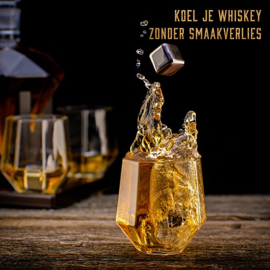 Whisiskey - Carafe a Whisky – Globe – 900 ml - Coffret Cadeau Homme – Avec 4x Pierre à Whisky et Bec Verseur