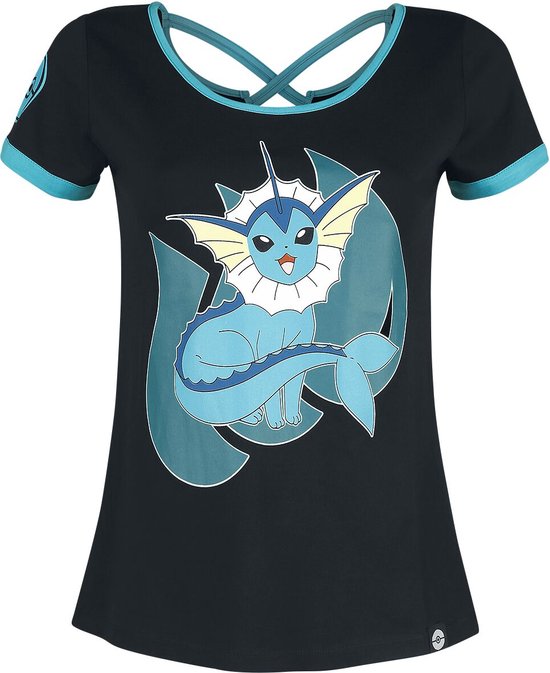 Zwart t-shirt met Vaporeon print op de voorkant, lichtblauwe hals en mouwafwerking. Op de mouw een Pokeball.