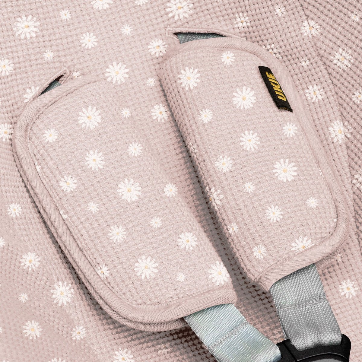 Maxi Cosi hoes Pebble Cabriofix Citi - Autostoelhoes Groep 0 - Zacht Katoen - Met Waterdichte Voering ter Bescherming van je Autostoel - Perfecte Pasvorm - Combineer met de Bijpassende Ukje Zonnekap Voetenzak en Gordelbeschermer - Daisy wafeltje – foto 2