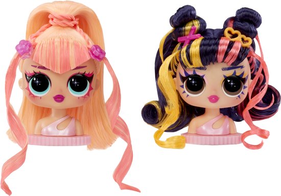 Twee L.O.L. Surprise! stylinghoofden: één met langoranje haar, de ander met donker haar met gele en roze highlights.