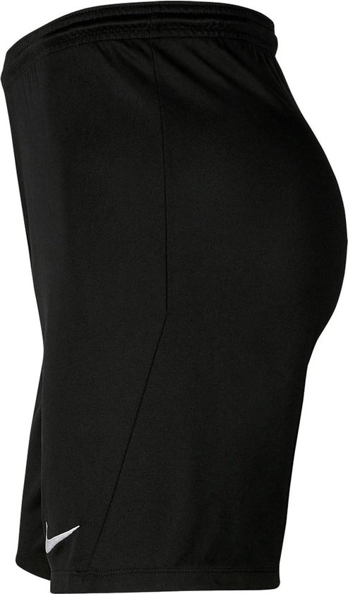 Short de sport noir avec logo Nike, vu de côté.