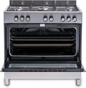 Roestvrijstalen gasfornuis met de ovendeur open, 6 gaspitten, 6 draaiknoppen en een glazen ovendeur.