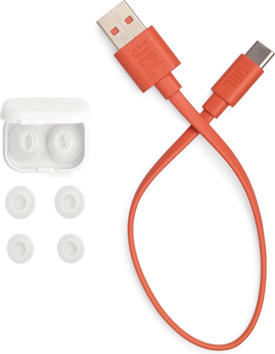 Oplaaddoosje, oordopjes en accessoires voor JBL Tune Flex 2: witte oordopjes, oordopjes-eindstukken en USB-C kabel.