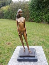 Brons beeld - Tuinbeeld naakte vrouw - staand beeld - Bronzartes - 34 cm hoog