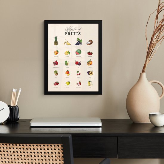 Une affiche avec des illustrations colorées de différents fruits, tels que ananas, banane et raisins.