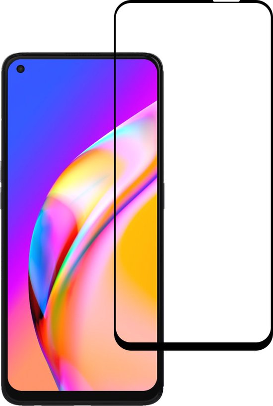 Smartphone met een gehard glazen screenprotector ernaast, op een witte achtergrond.