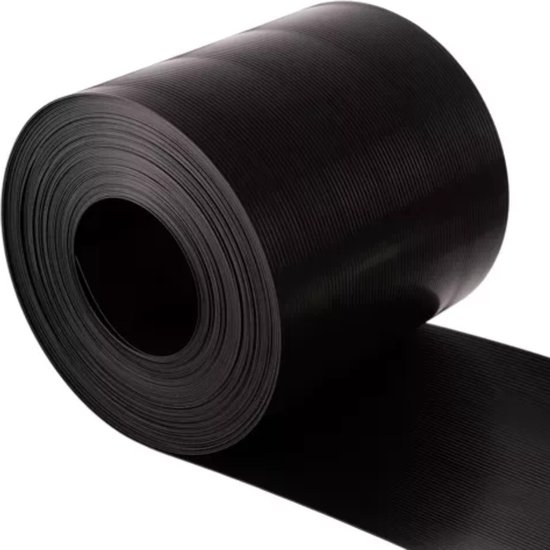 Rol donkergrijs vlechtbandhekwerk met ribbelstructuur, 26 meter lang.