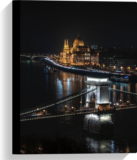 WallClassics - Canvas - Kettingbrug in Hongarije - 30x40 cm Foto op Canvas Schilderij (Wanddecoratie op Canvas)