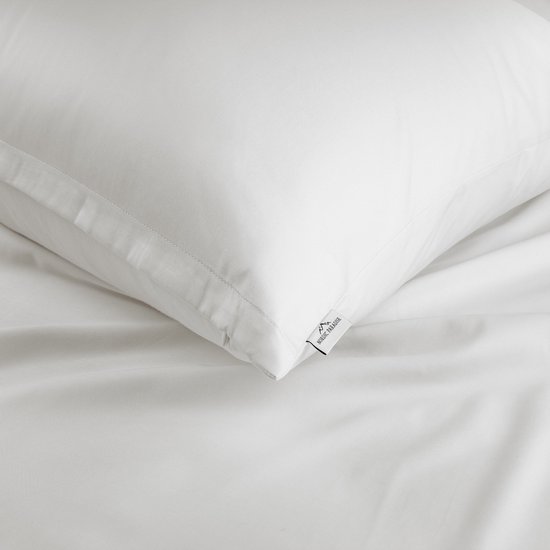 Nordic Paradise - Housse de couette en satin de Katoen de Luxe 240x220 cm + 2 taies d'oreiller 60x70 cm avec fermeture éclair fine - Wit perle