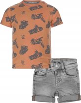 Koko Noko - Kledingset - 2DELIG - Short Jeans grey met omslag - Shirt Faded Oranje met motoren - Maat 134