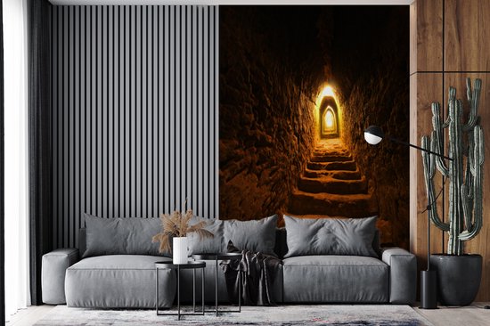 Behang - Fotobehang Tunnel die diep in de Azteekse Grote Piramide van Cholula in Mexico gaat - Breedte 155 cm x hoogte 240 cm