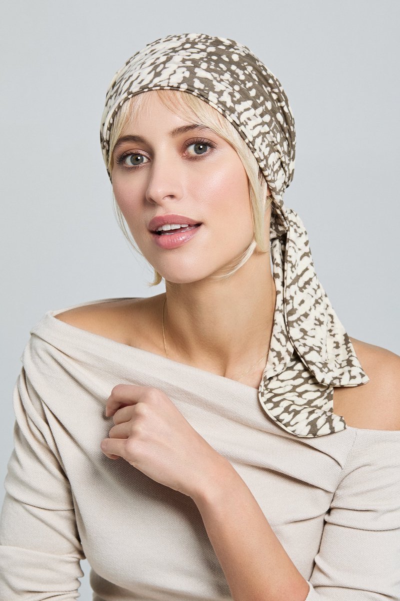 Gisela Mayer chemo turban Madrid - print - Licht Zand