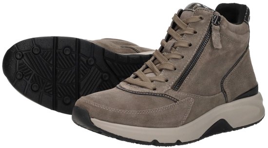 Bruine suède veterboot met rits, lichtbruine zool en metallic accent op de hiel.