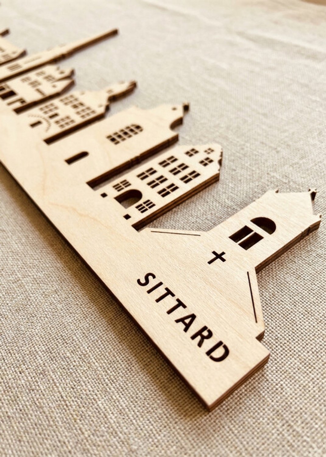 Houten Skyline Sittard | Wanddecoratie voor aan de muur | Berken | 100 cm breed