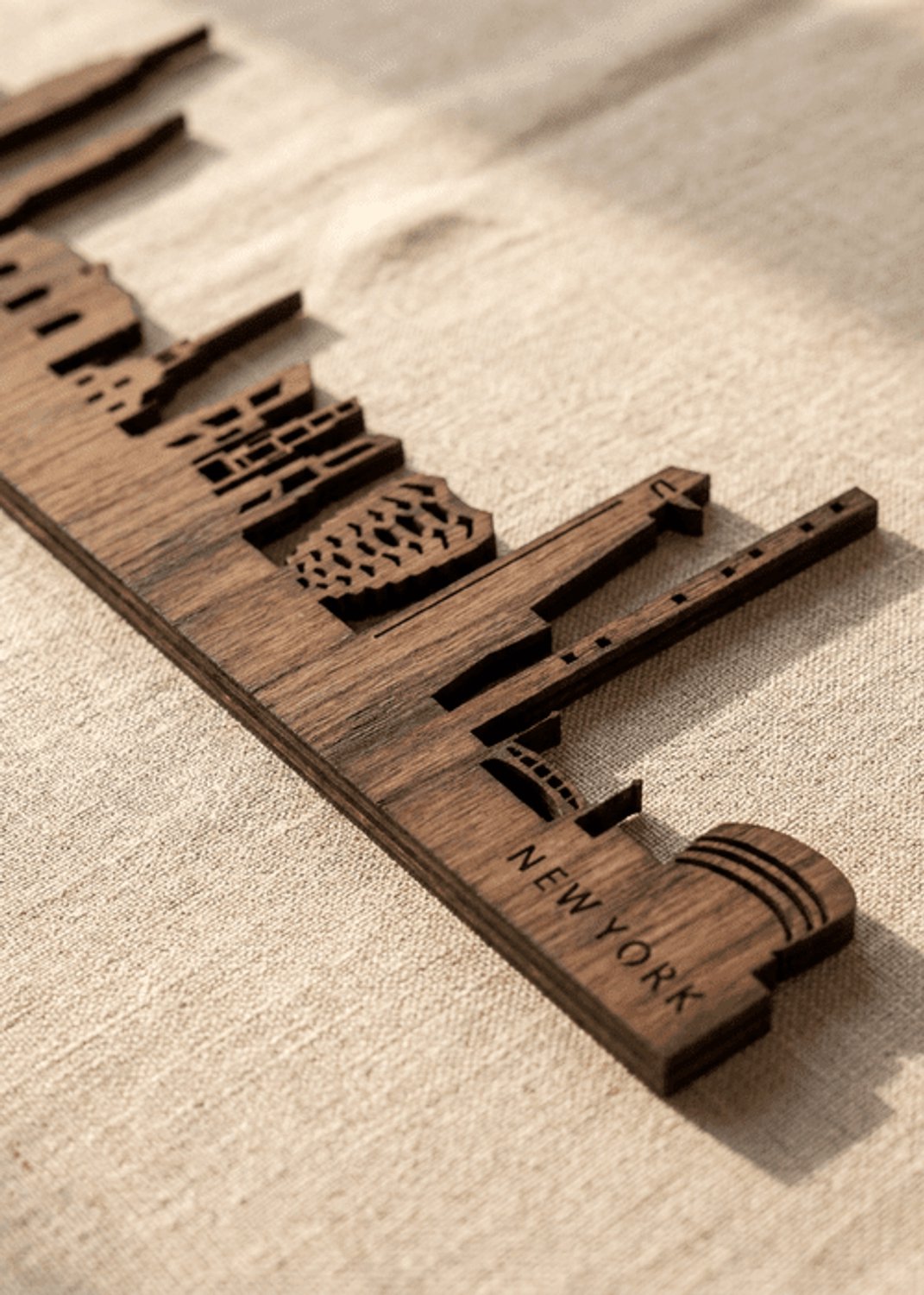Houten Skyline New York | Wanddecoratie voor aan de muur | Noten | 100 x 20 cm