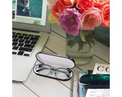 FEIQIAO Hard Shell Glasses Case, Men's And Women's Portable Travel Eyeglass Case