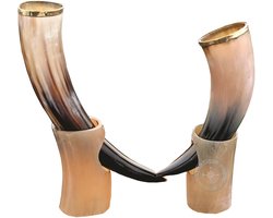 Set van Twee Ox Horn Drinkhoorns met Stand voor Unieke Drinkervaring