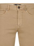 Bruine denim broek met vijf zakken, ritssluiting, klinknagels en taillebandlabel 'JACKSON' en 'MEDIUM'.