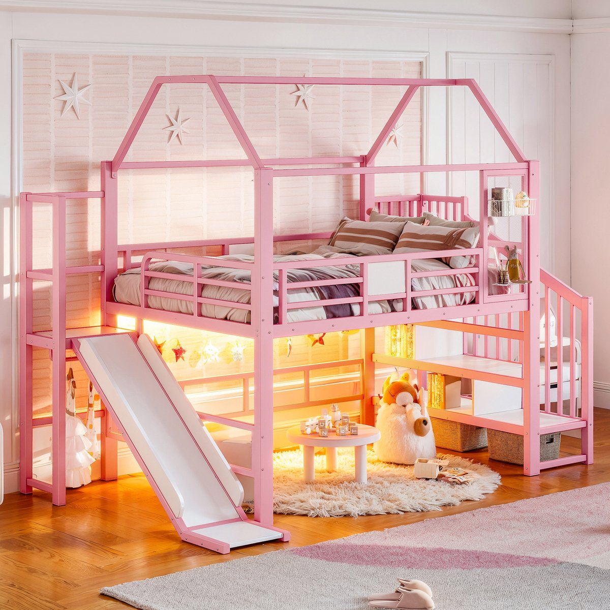 PHOEBE CAT Hoogslaper - 140 x 200 cm - Metalen frame - Huisvorm - Met glijbaan - Opbergruimte - LED-verlichting - Roze