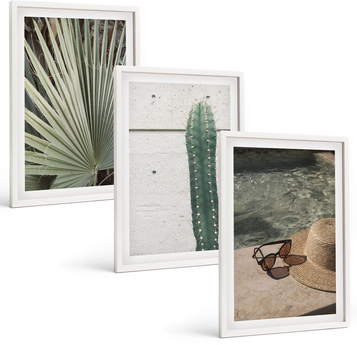 Coloray 3-Delige Schilderij Set - Tropische Planten En Vakantieaccessoires Aan Het Water - 40 x 60 - Wanddecoratie - Muurdecoratie - Moderne Interieurdecoratie - Moderne Wanddecoratie