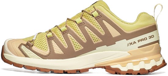 Gele Salomon XA PRO 3D V9 dames trekkingschoen met bruine en crèmekleurige accenten.