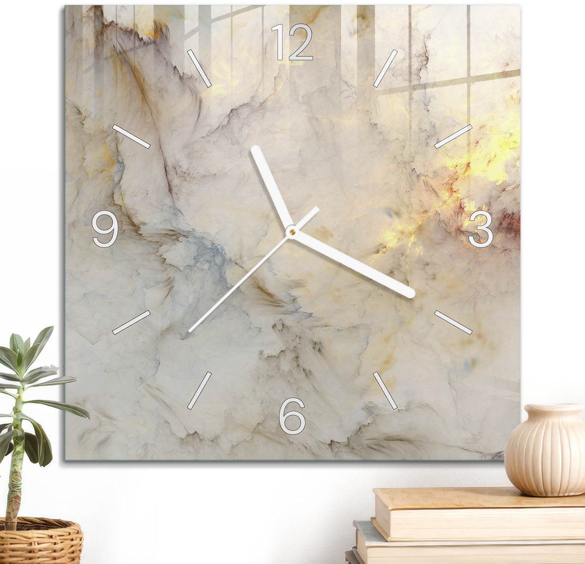 ArtPrintCave Beige Glazen Klok - 30x30 cm - Wandklok Vierkant - Abstracte Uitdrukking Stille Wandklok - Kunst Wandklok Keuken - Witte Klokwijzers