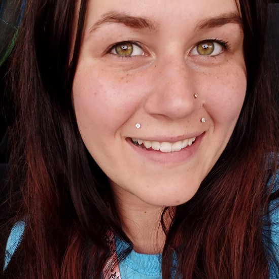 Studs Chirurgische Stalen Neus Piercings Hypoallergene Draadloze Push in Labret Medusa Lip Piercing Flat Back Kraakbeer Oorbellen Conch Tragus Helix Piercings Goud/Zilver — afbeelding 2