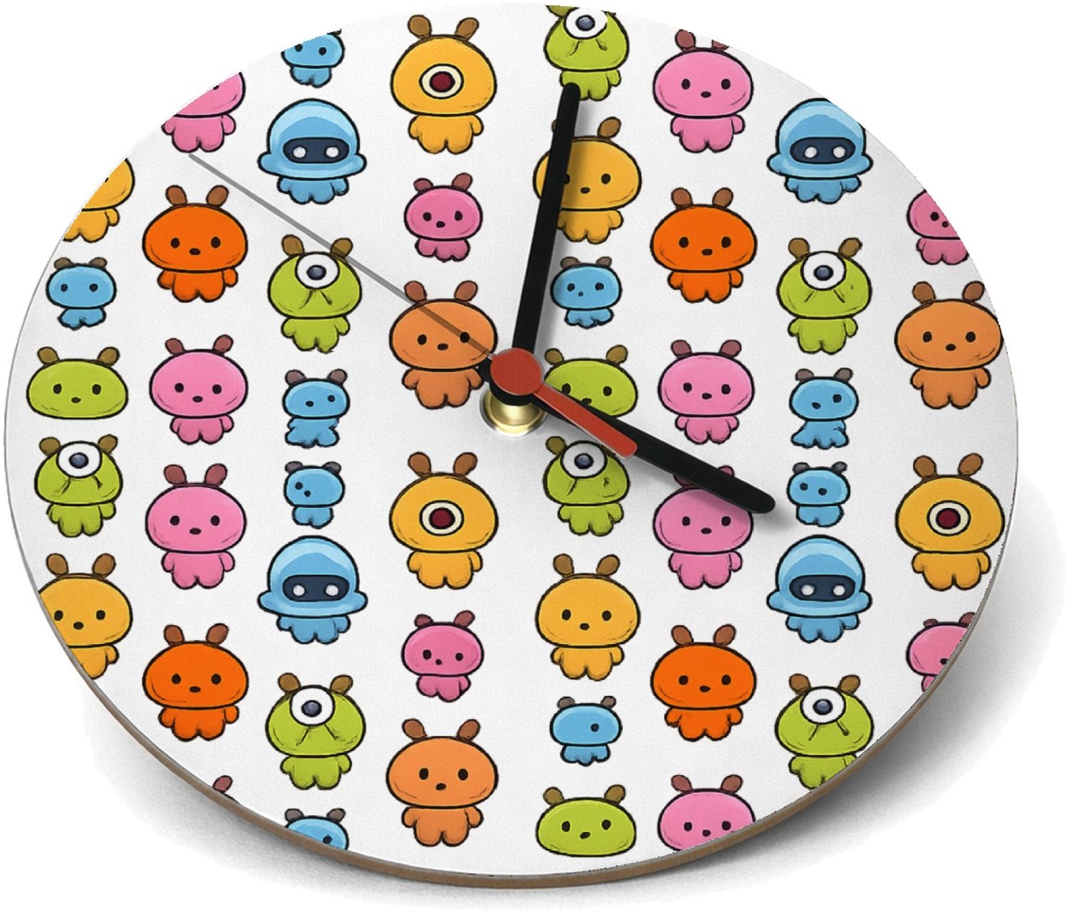 Mr Cadeautjes Klok rond Ø 19 - design Herhaald patroon van kleine ruimtewezens in zachte pastelkle | cadeau Wit
