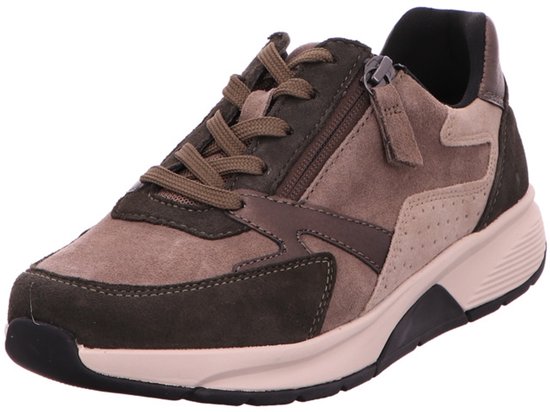 Schuin aanzicht van een bruine Gabor Rollingsoft sneaker met contrasterende zool en ritssluiting.