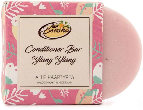 Roze Beesha Conditioner Bar Ylang Ylang met bloemenpatroon verpakking. Geschikt voor alle haartypes.