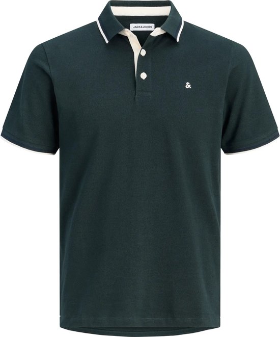 Donkergroene Jack & Jones polo met witte accenten op de kraag en mouwen, en een klein wit '&' logo op de borst.
