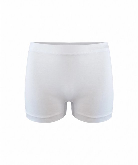 Witte short, zonder opdruk, met gladde textuur.