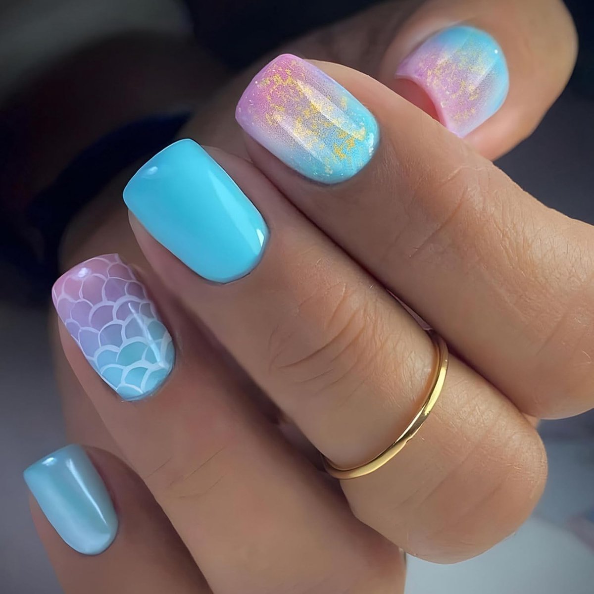 24 stuks kunstnagels, kort vierkant, Franse tip Press-on nagels, blauwe sterrenhemel en schaalontwerp, acryl nepnagels, herbruikbare natuurlijke volledige dekking gel stick on nagel voor