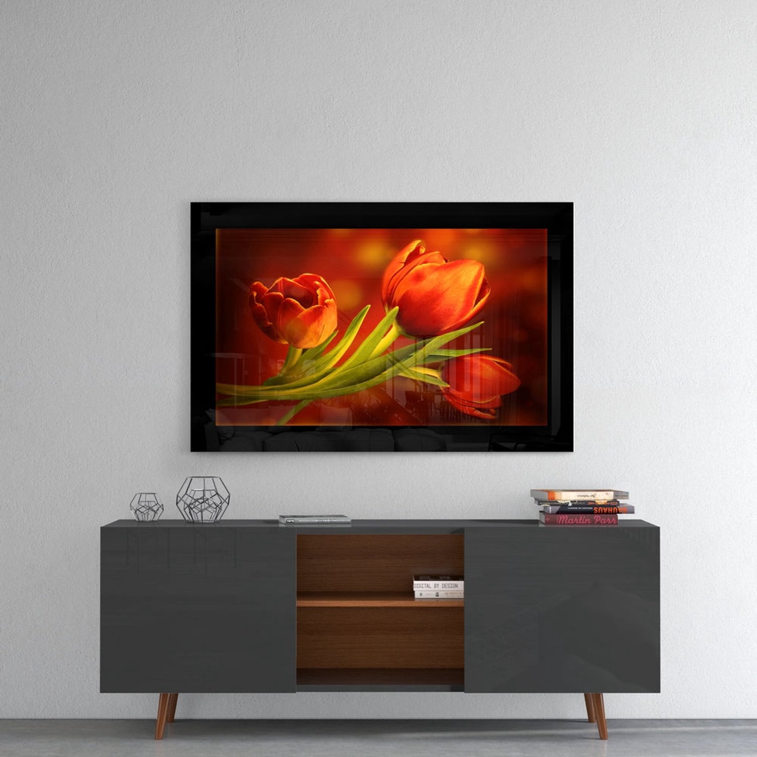 Glasschilderij – Drie Rode Tulpen op Donker Amber – Moderne Glasdecoratie