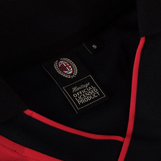Binnenkant van de kraag met maatlabel S en 'Heritage Official Licensed Product' label met AC Milan-logo.
