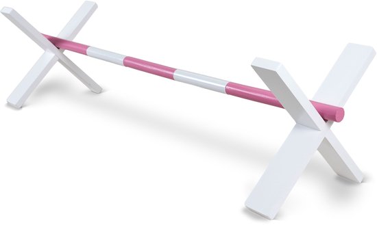 Witte cavaletti-hindernis met een roze balk voor stokpaarden, vrijstaand op een witte achtergrond.