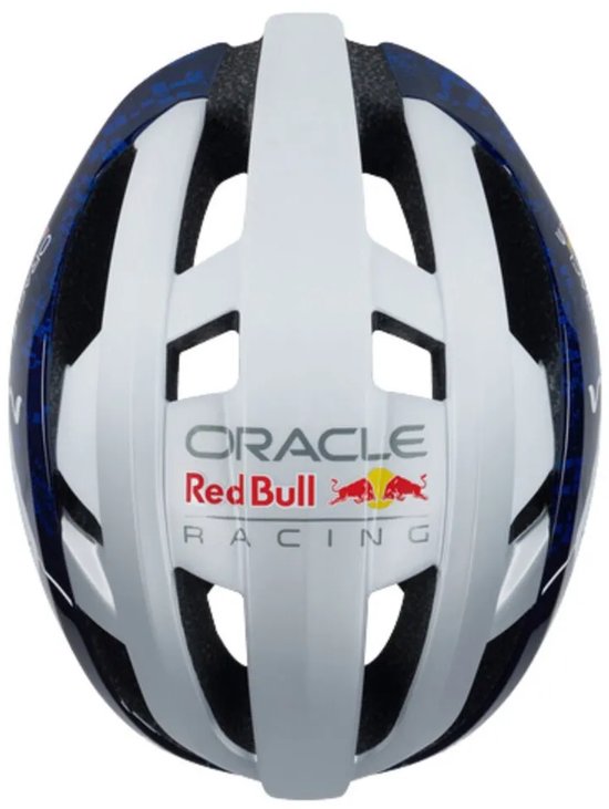 Bovenaanzicht van witte helm met Red Bull Racing logo, blauwe en zwarte details op de zijkanten.