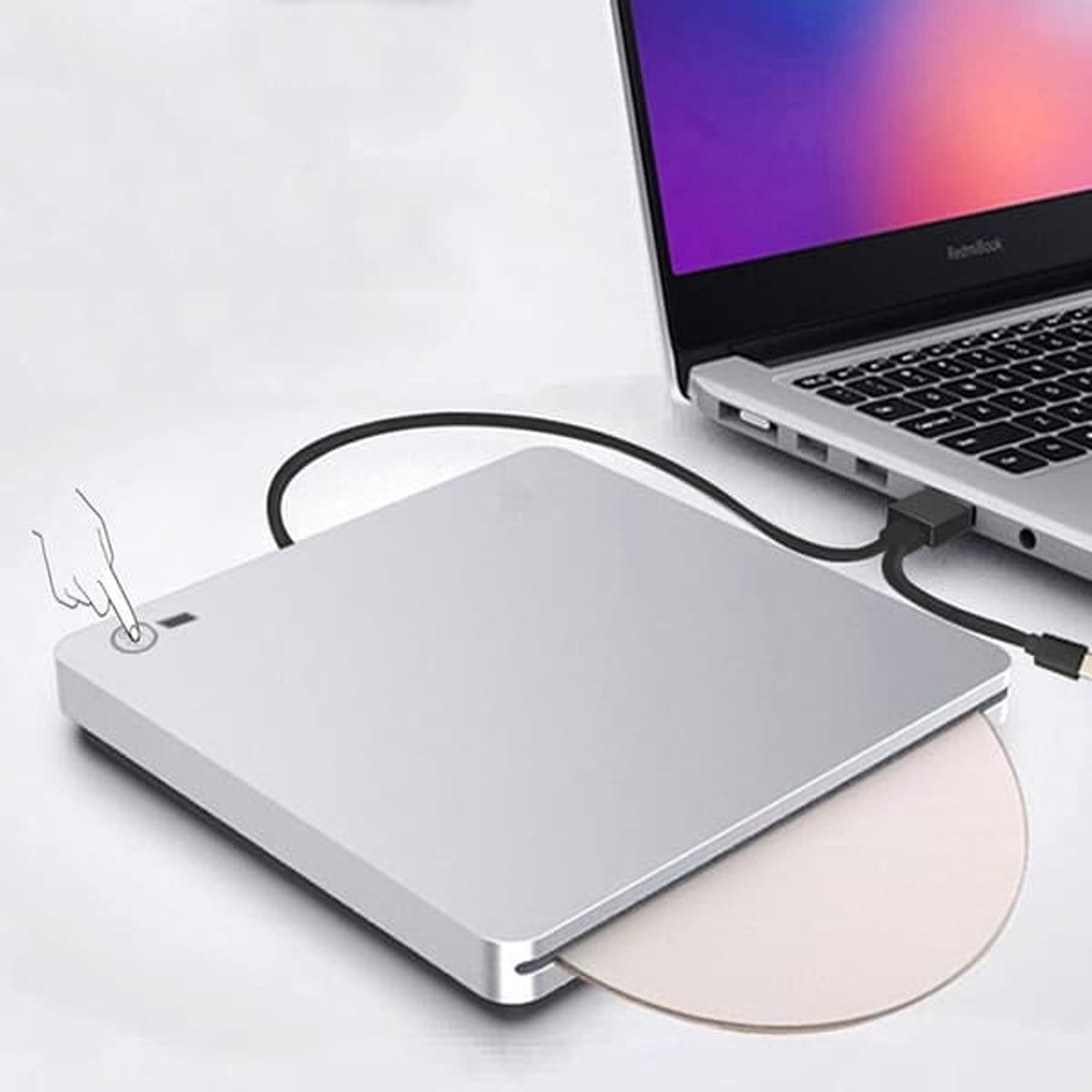 75MP 5K digitale camera geschikt voor wifi, draaibaar scherm, 32GB geheugenkaart, Type-C adapter en USB-kaartlezer - perfect geschikt voor foto's en video's.
