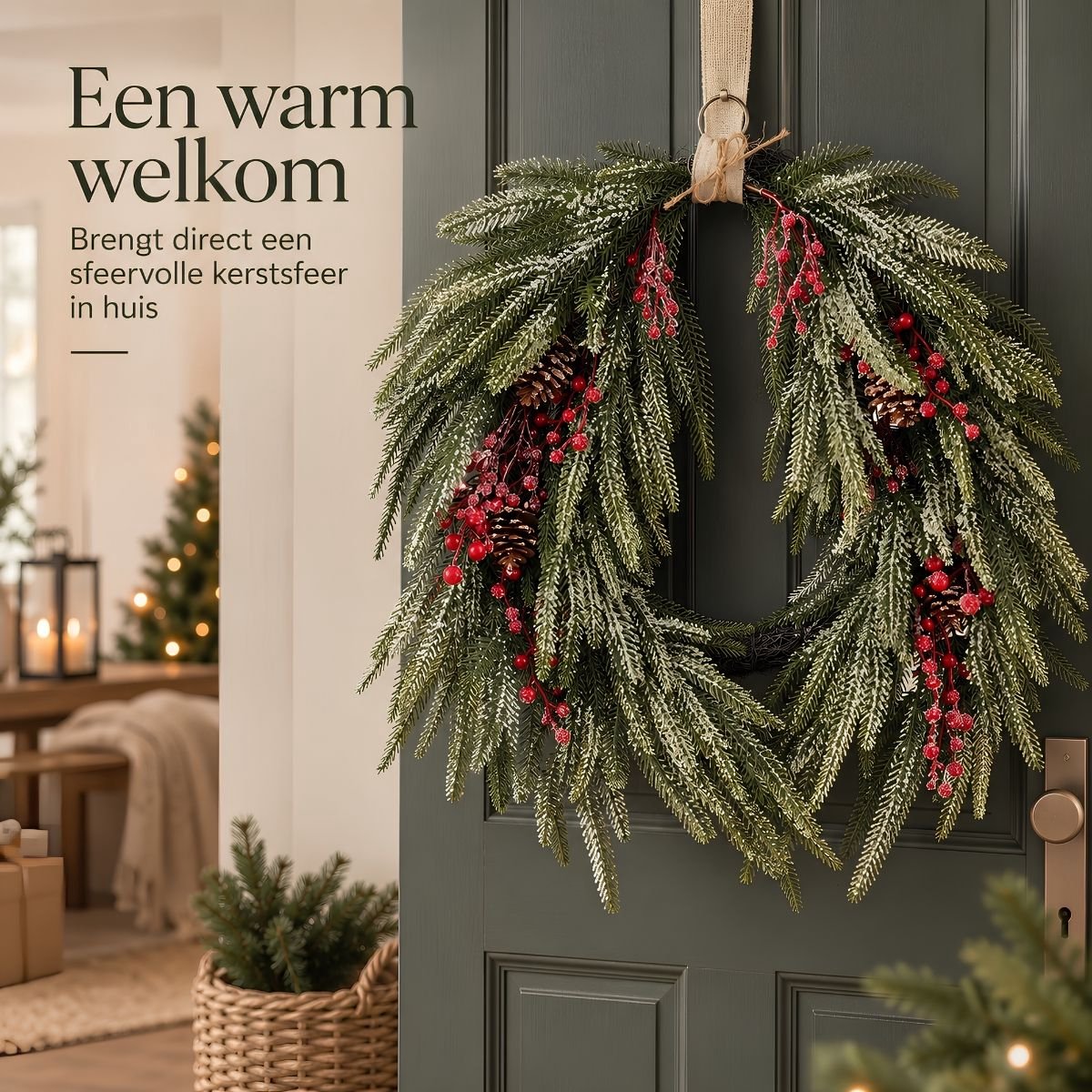 Mica Decorations Krans Dennenappel Groen - Kerstkrans met Rode Bessen en Dennenappels - Decoratieve Deurkrans voor Kerst - Gemaakt van Stevig Polyethyleen - 61 x 50 x 13 cm – foto 6