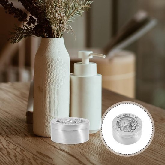 Haardoos Baby - Herinnering Doosje - Babyherinneringen Bewaren - Compact Rond Design - 4 x 4 x 1.9 cm - Zilver — afbeelding 3