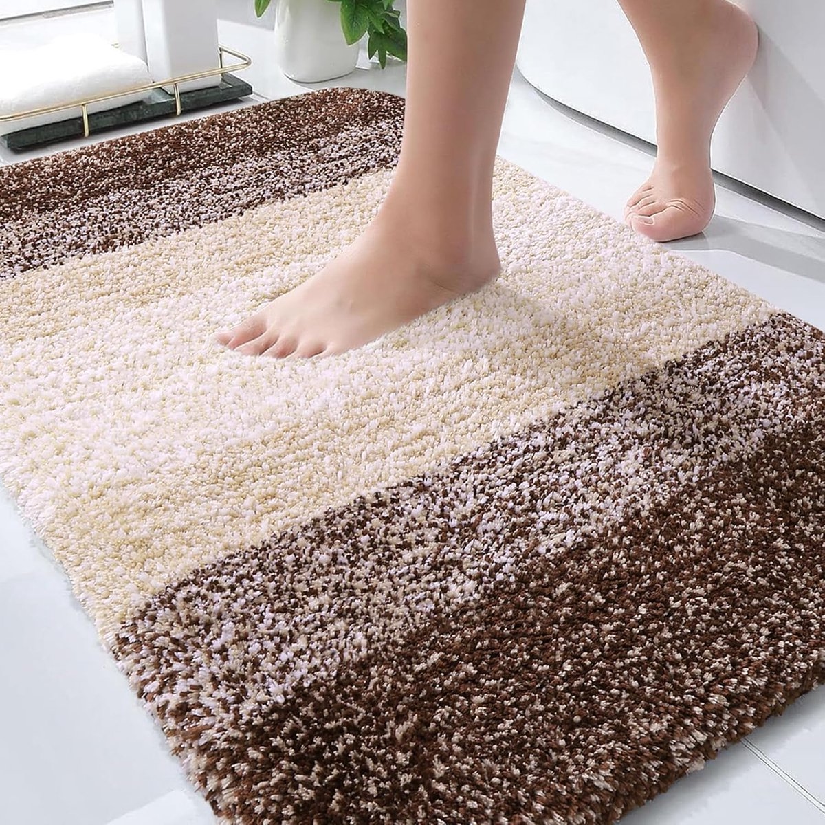 SnelShoppen - Luxe Badmat Microfiber, Extra Zacht en Absorberend, Antislip Pluche Hoogpolig, 75x50 cm, Bruin, Voor Badkamer, Douche en Toilet